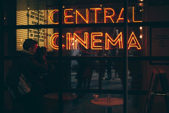We're going to the cinema Cinépolis Sumar Miles vs. Village Cinemas  other chains